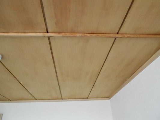 和室のアク洗い 天井板もキレイになります エアコンクリーニング ハウスクリーニングのワールドクリーナー
